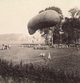 early experimental Parseval-Sigsfeld kite balloon with sail for stability